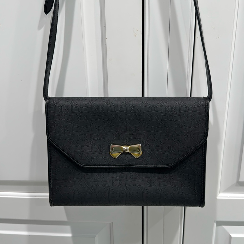 Nina Ricci Paris authentic purse! Beautiful condition!